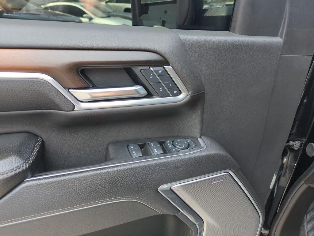 Used 2025 Black GMC Denali image 18