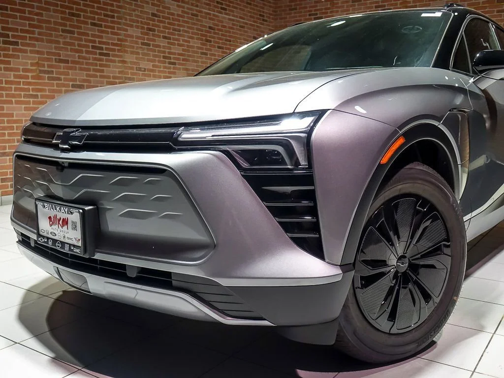 New 2025 Sterling Gray Metallic Chevrolet LT image 5