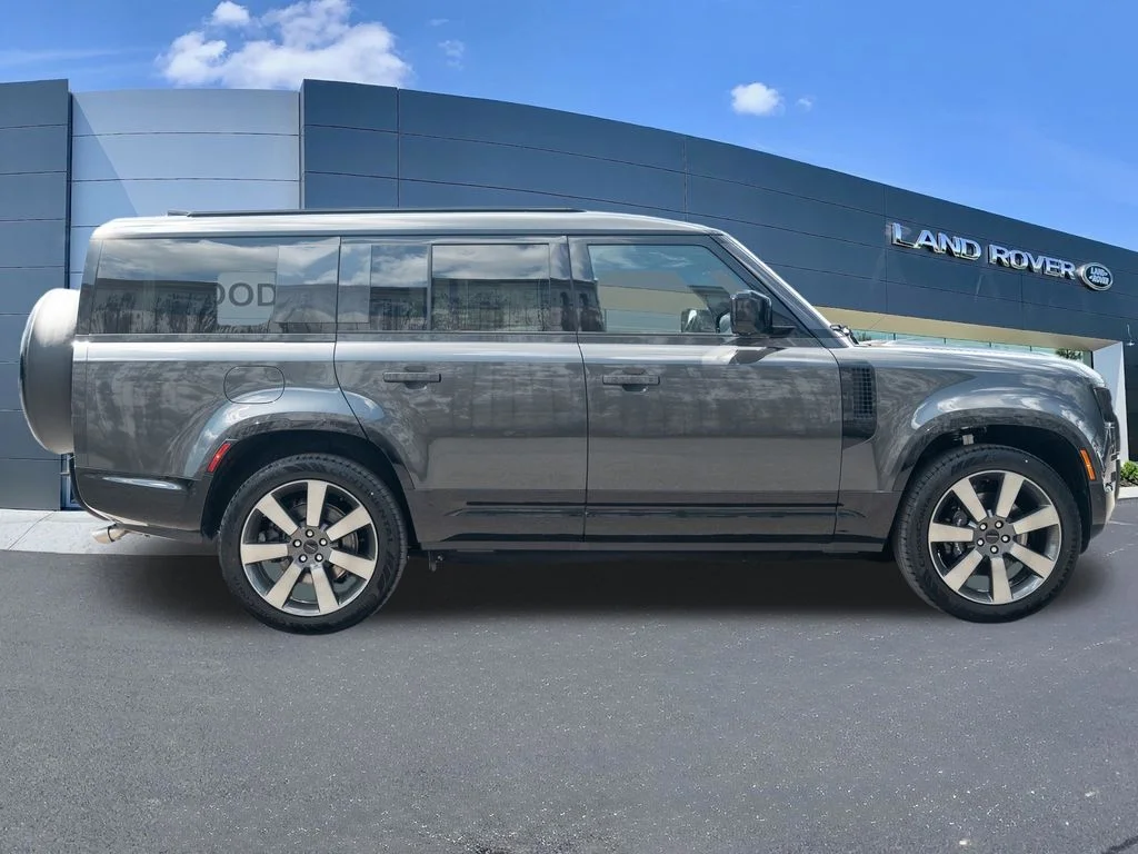 New 2026 Carpathian Grey Land Rover V8 image 8