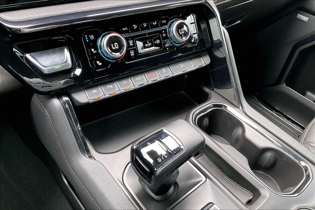 Used 2023 Titanium GMC AT4 image 11
