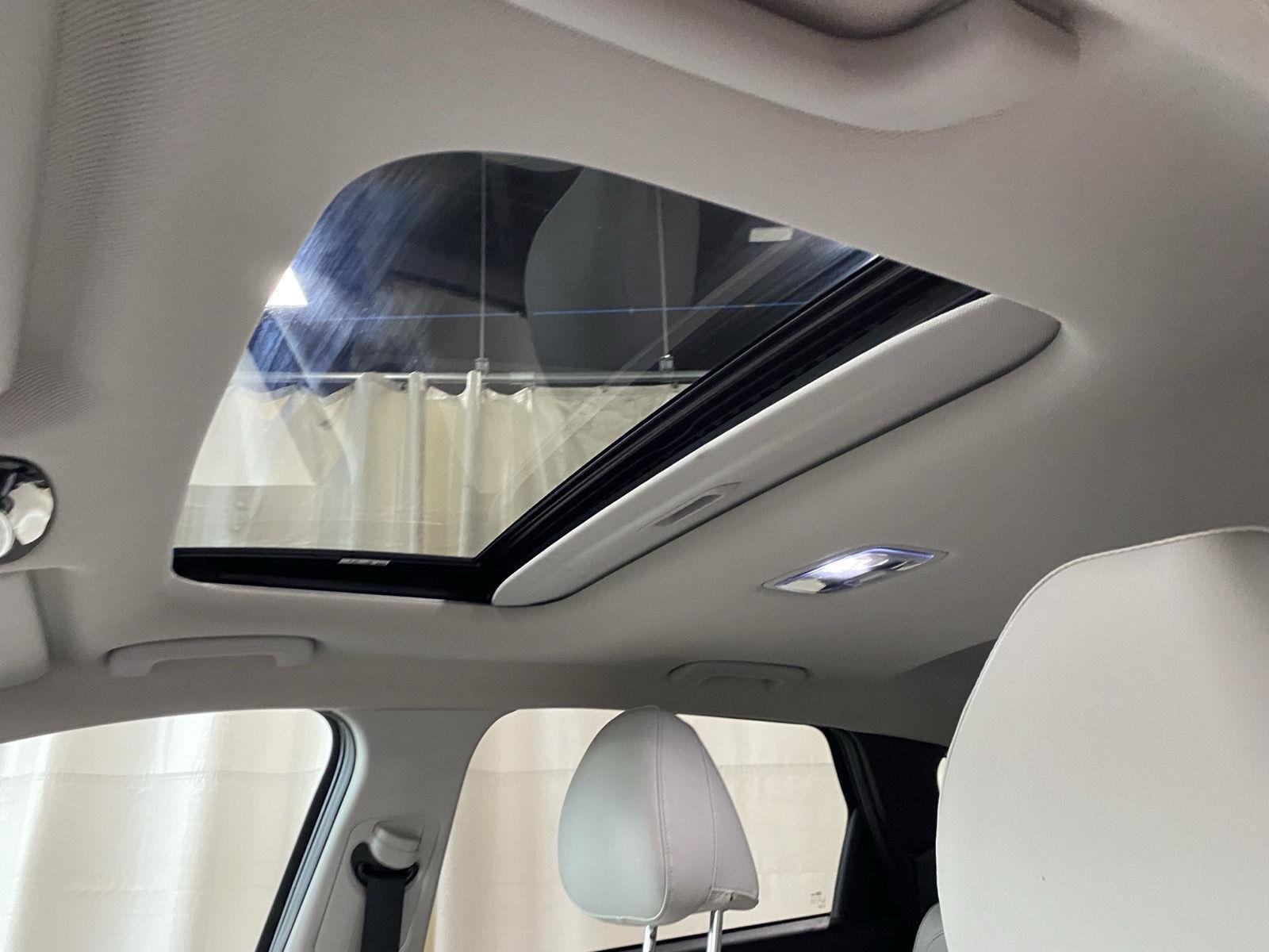Used 2024 Black Pearl Hyundai SEL image 4