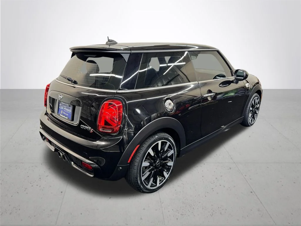 Used 2019 Black MINI Signature image 8