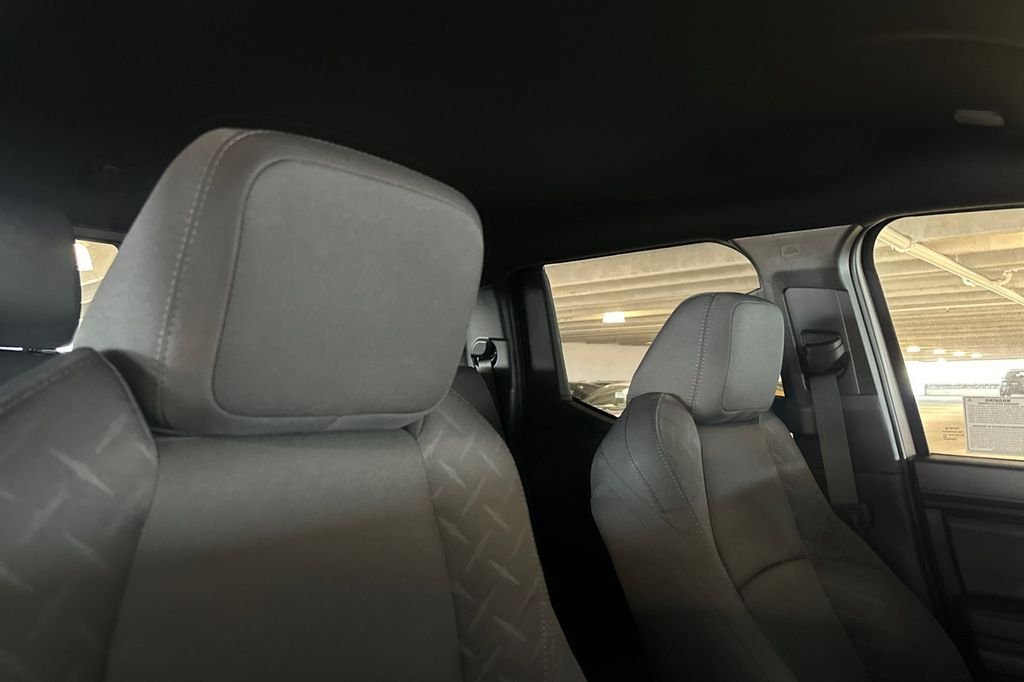 2025 Toyota Tacoma SR5 - Photo 13