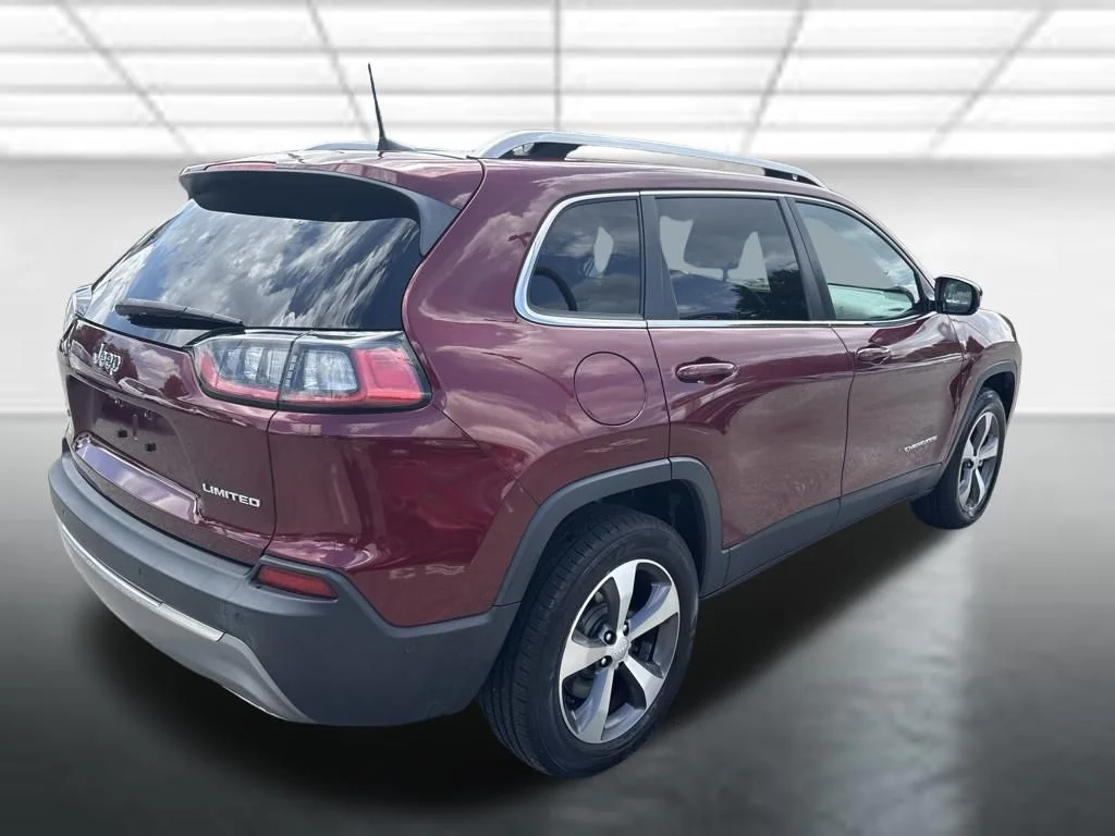 Used 2021 Red Jeep Limited image 4