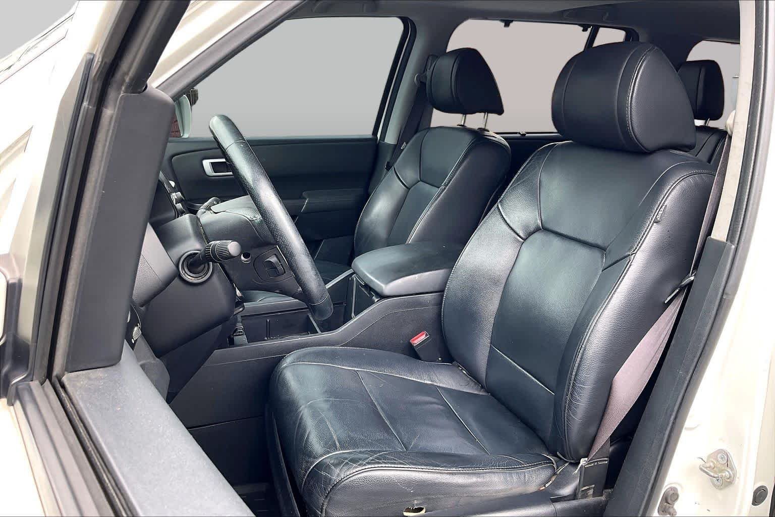 Used 2014 White Diamond Pearl Honda Touring image 7