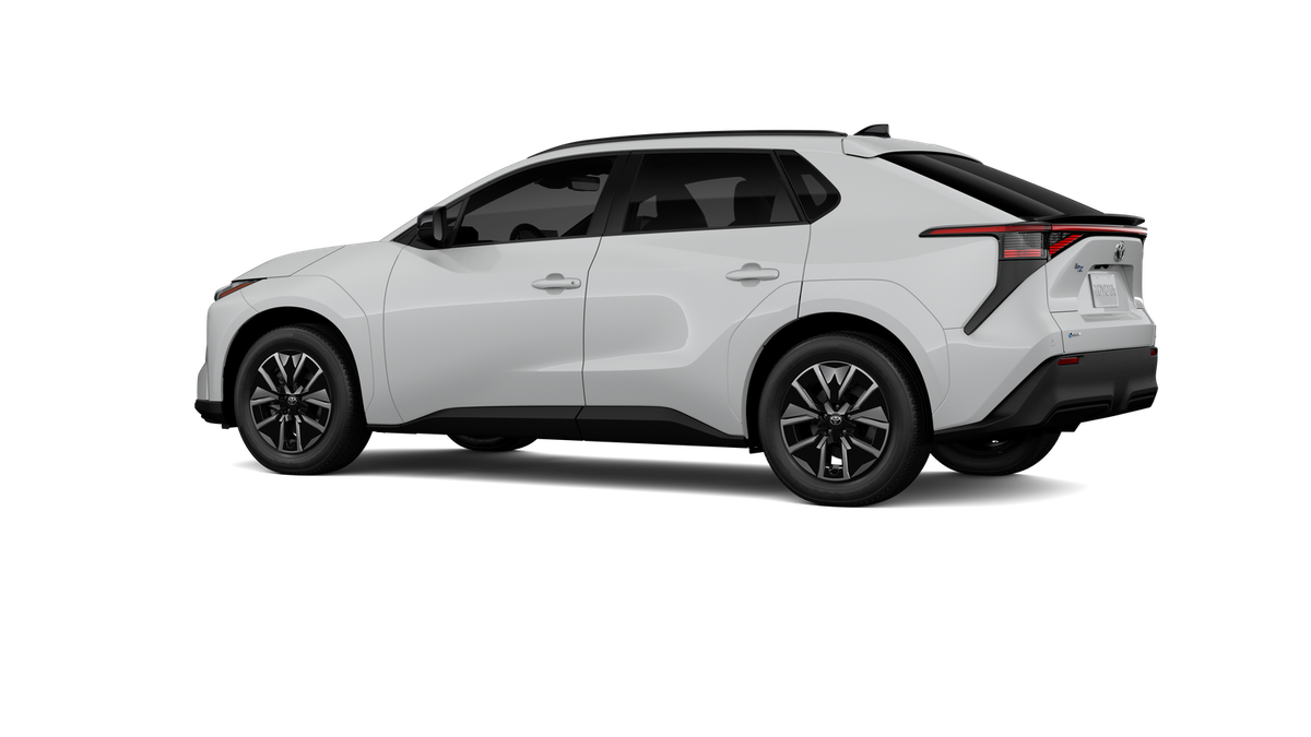 New 2027 Wind Chill Pearl Toyota XLE image 5