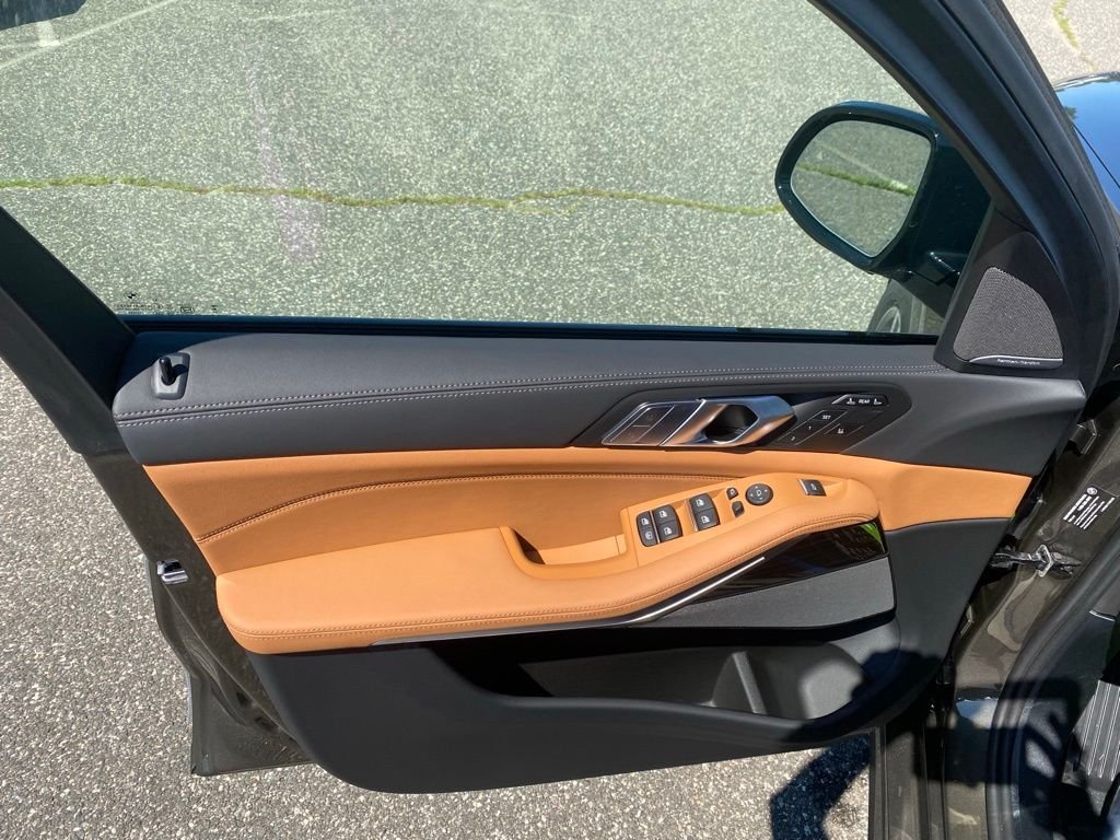 New 2027 Manhattan Green Metallic BMW xDrive40i image 13