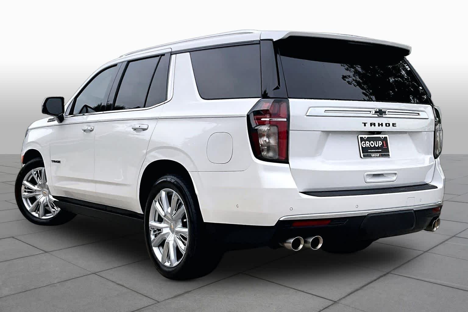 Used 2023 Iridescent Pearl Tricoat Chevrolet High Country image 11