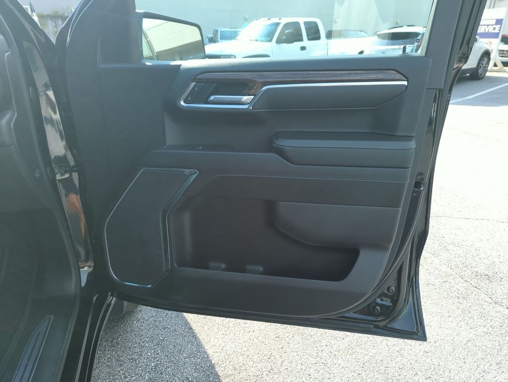 Used 2025 Black GMC Elevation image 30