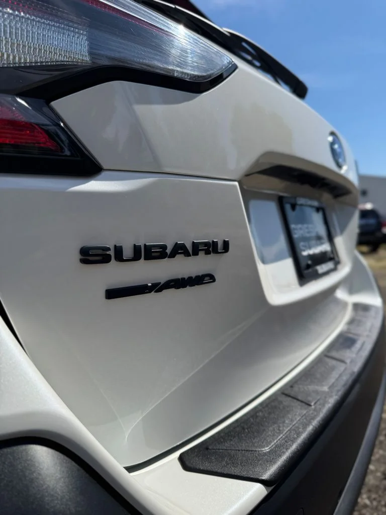 Used 2025 Crystal White Pearl Subaru Onyx Edition XT image 42