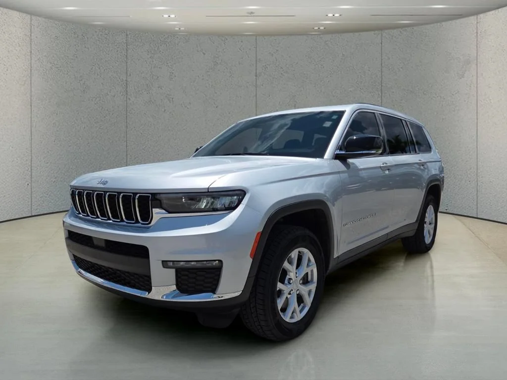 Certified Used 2023 Silver Zynith Jeep Limited image 11