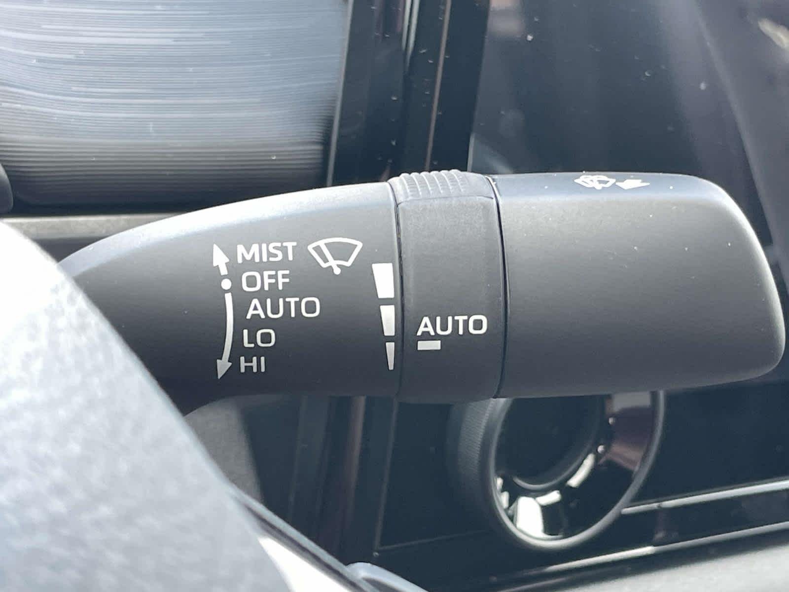 2026 Toyota C-HR SE - Photo 27