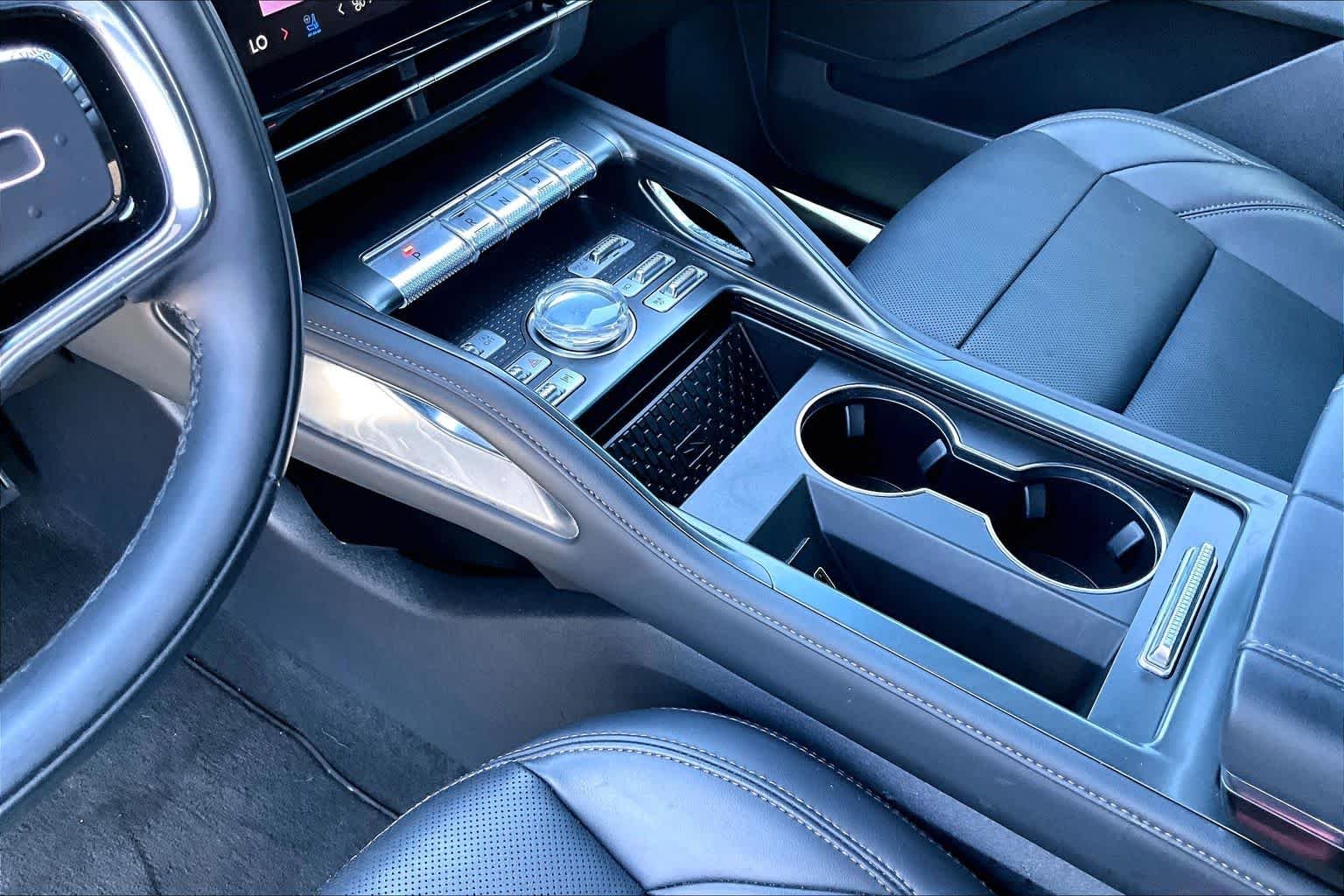 Used 2024 Blue Panther Lincoln Premiere image 16
