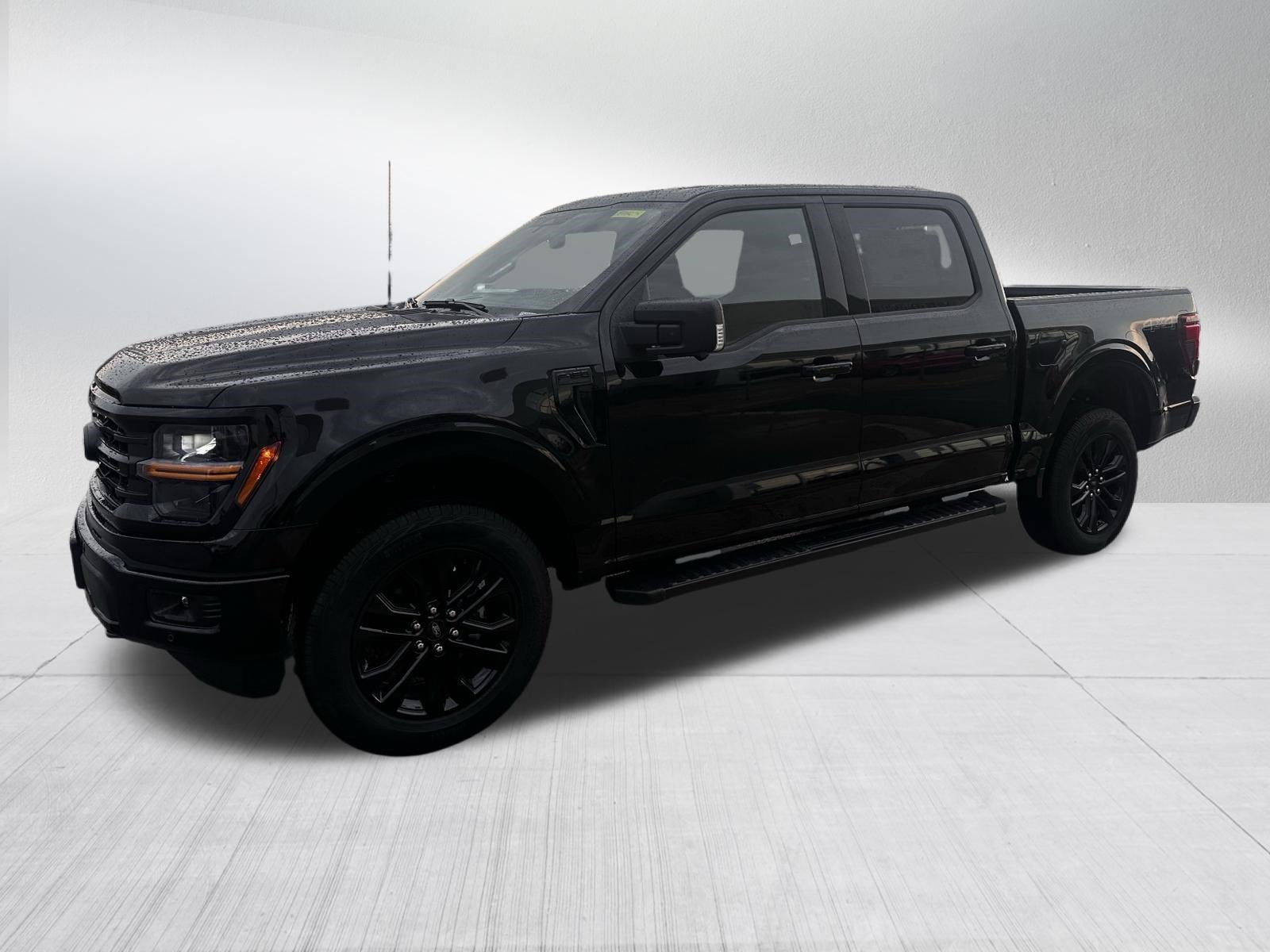 New 2026 Agate Black Metallic Ford XLT image 2