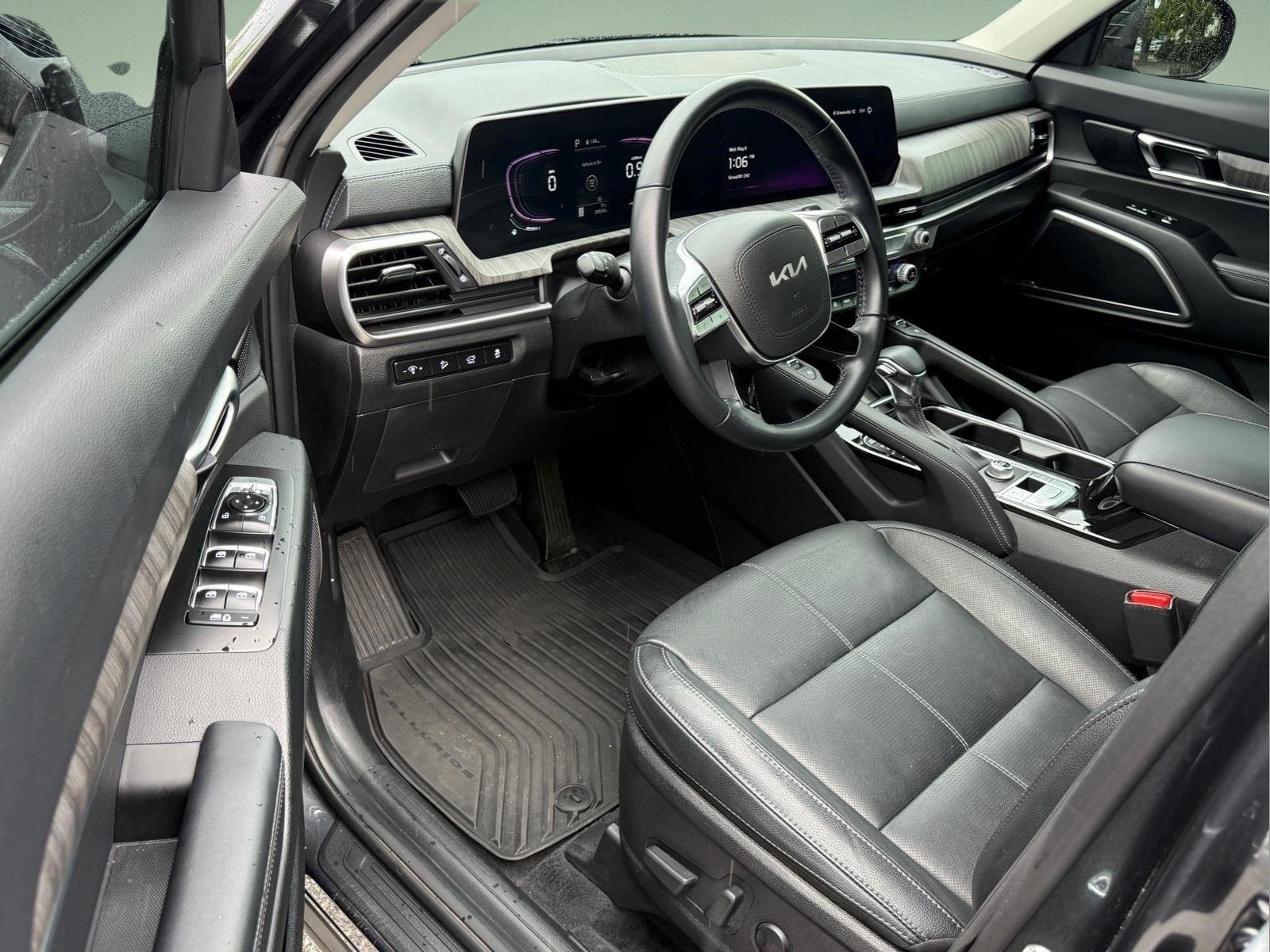 Used 2024 Gravity Gray Kia EX image 9