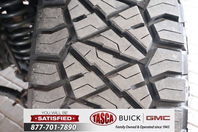 Used 2021  Jeep Overland image 10