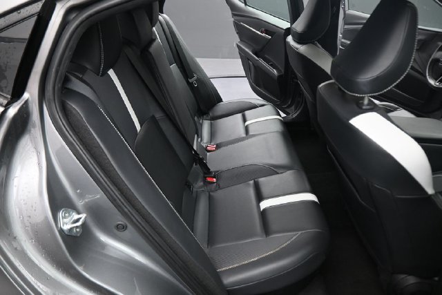 Used 2025  Toyota SE image 16