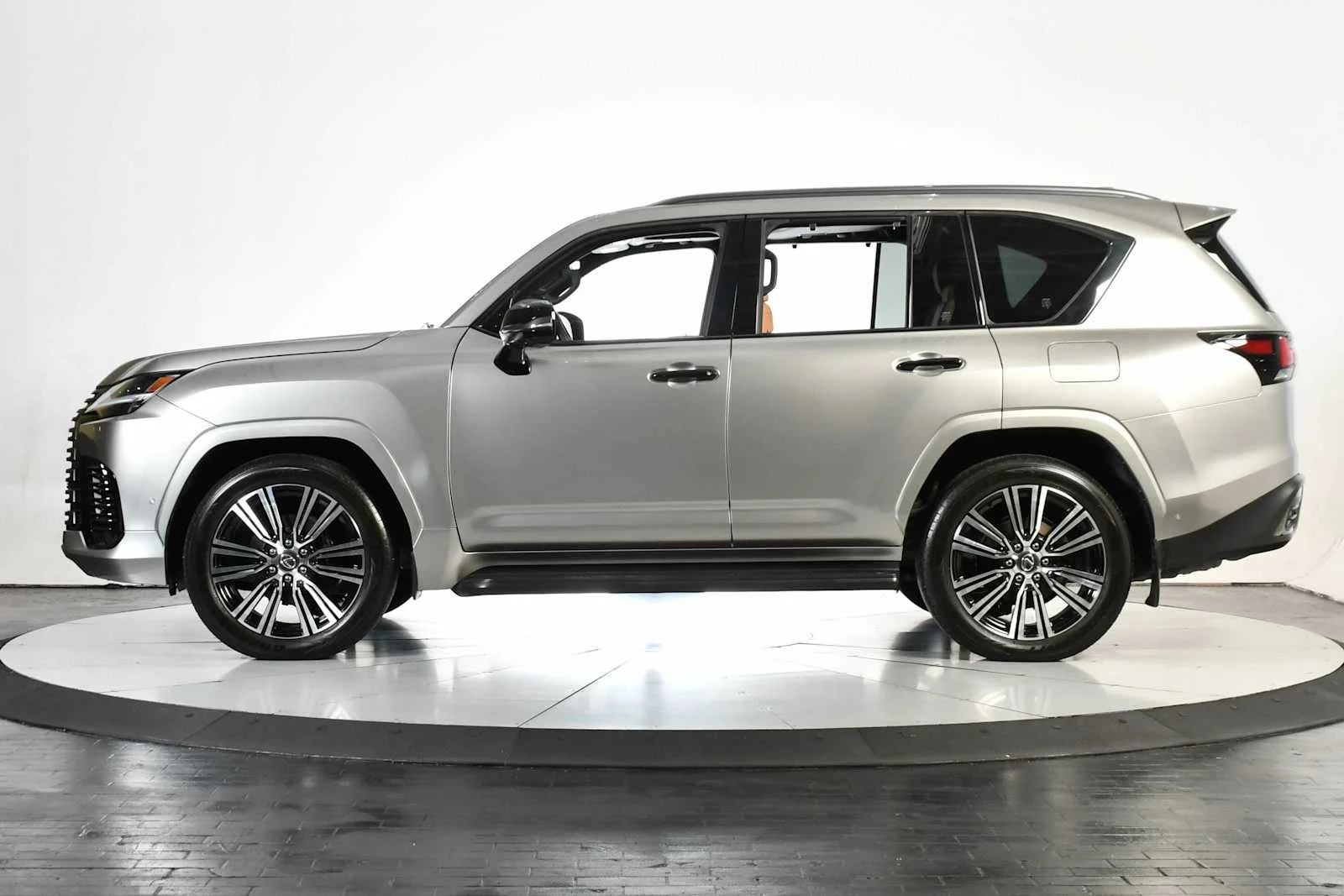 Used 2025 Atomic Silver Lexus Luxury image 2