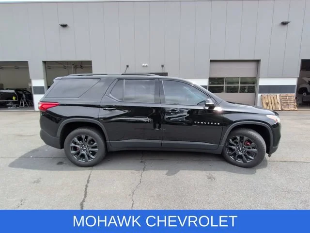 Used 2019 MOSAIC BLACK METALLIC Chevrolet RS image 6