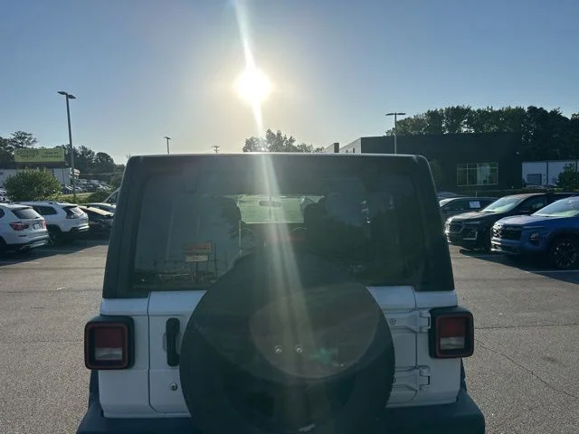 Used 2022 White Jeep Unlimited Sport image 4