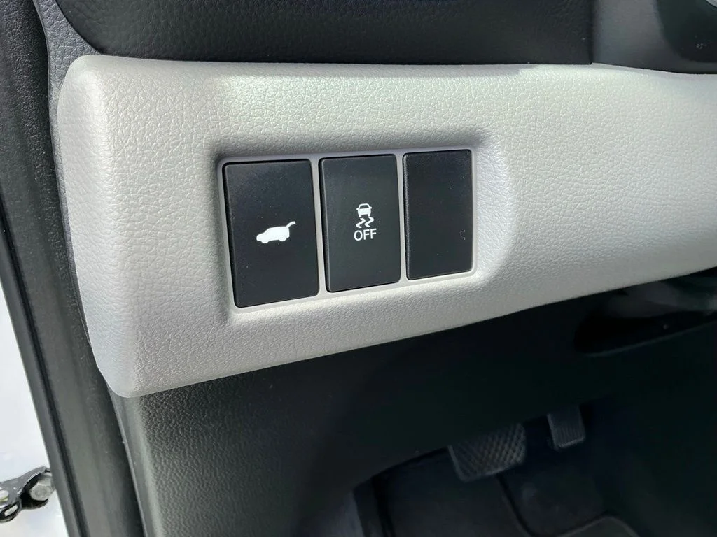Used 2023 White Honda EX-L image 31