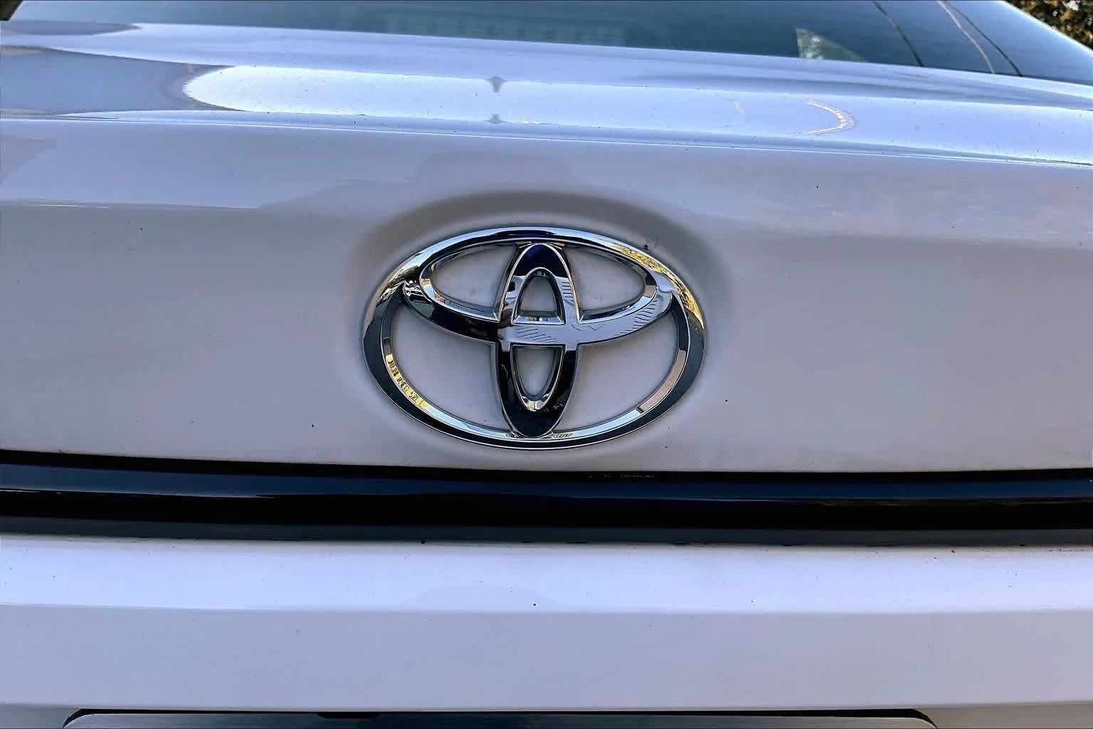 Used 2024 Ice Cap Toyota LE image 31