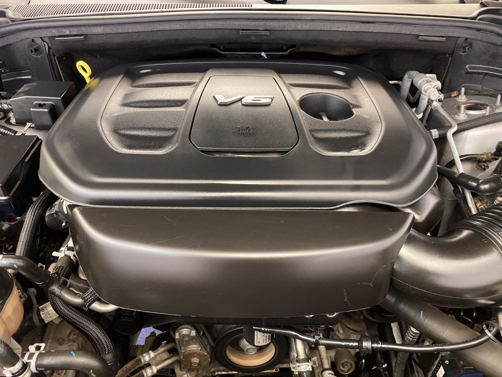 Used 2018 Silver Jeep Altitude image 27
