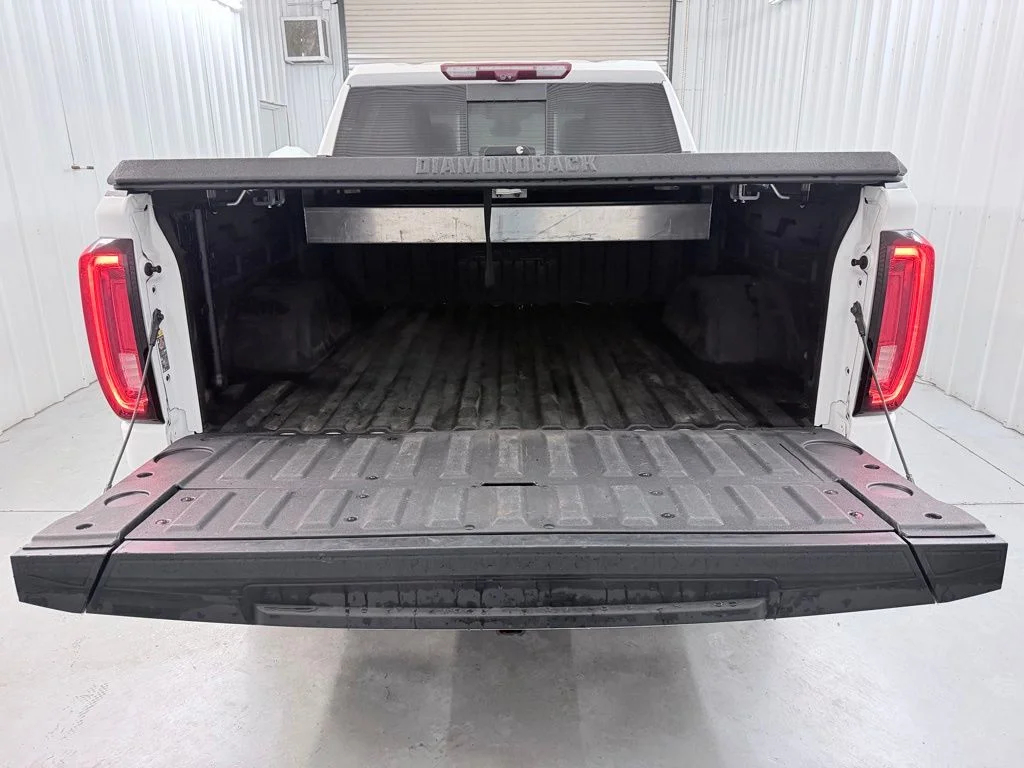 Used 2023 White GMC AT4 image 41