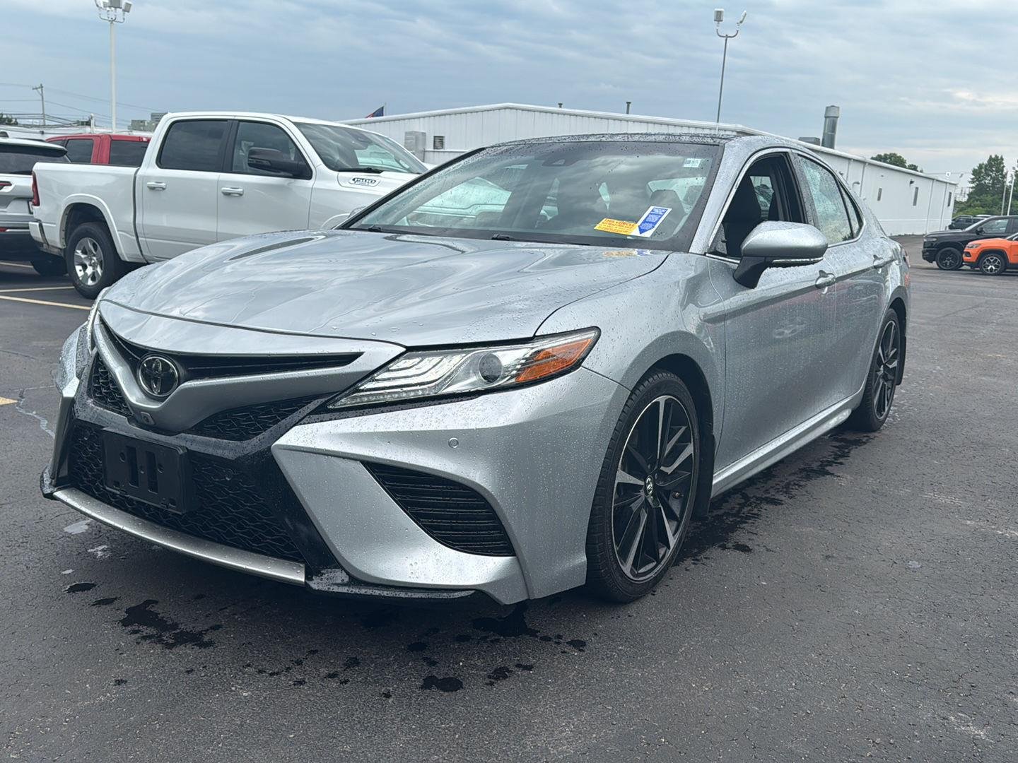 Used 2018 Celestial Silver Metallic Toyota XSE V6 image 9