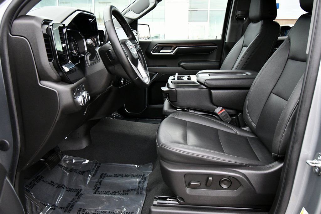 2024 GMC Sierra 1500 SLT - Photo 14