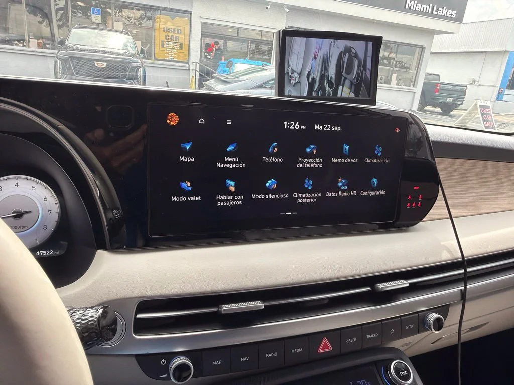 Used 2024 Hyper White Hyundai Limited image 4