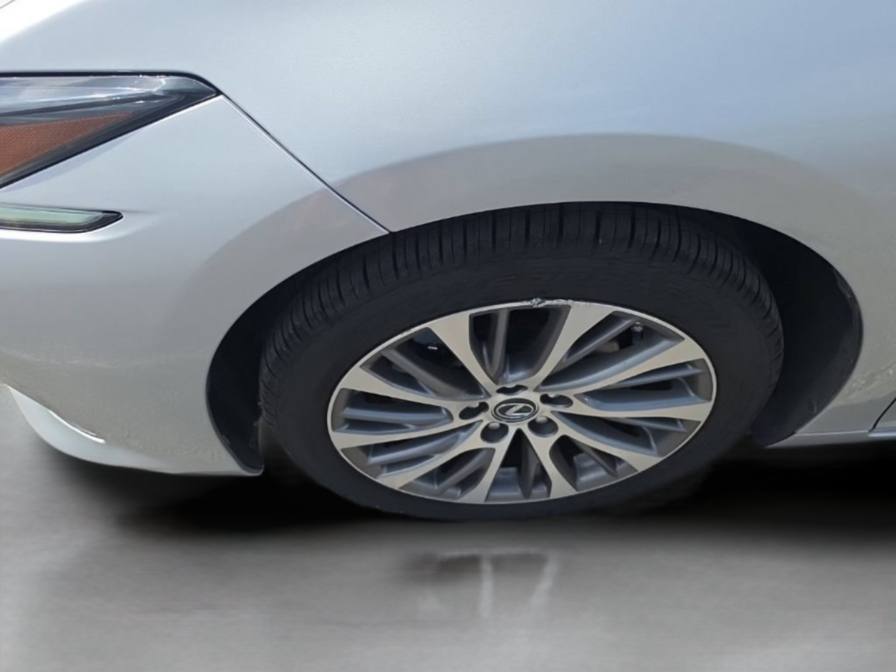 2019 Lexus ES 350 Luxury - Photo 31