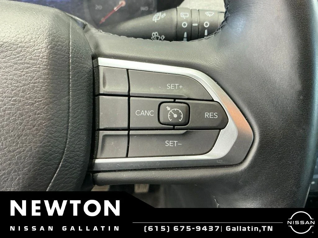 Used 2022 Bright White Clearcoat Jeep Latitude Lux image 32