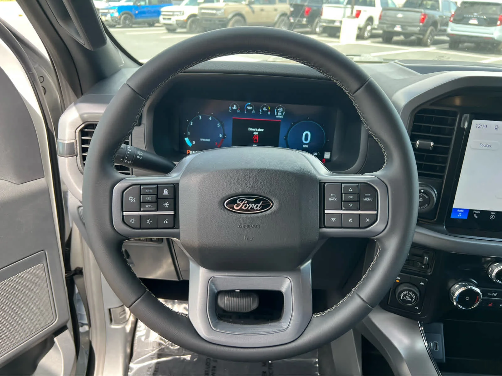 New 2026 Oxford White Ford XLT image 34