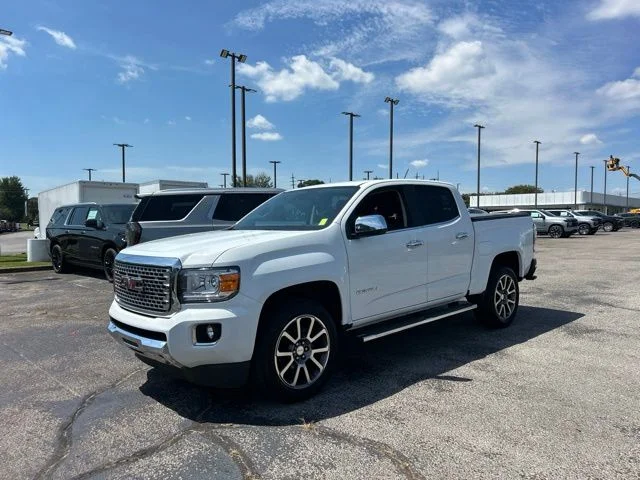 Used 2019 White GMC Denali image 7
