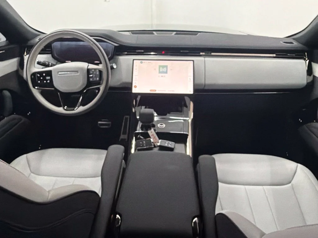 New 2024 Gray Land Rover Dynamic SE image 23
