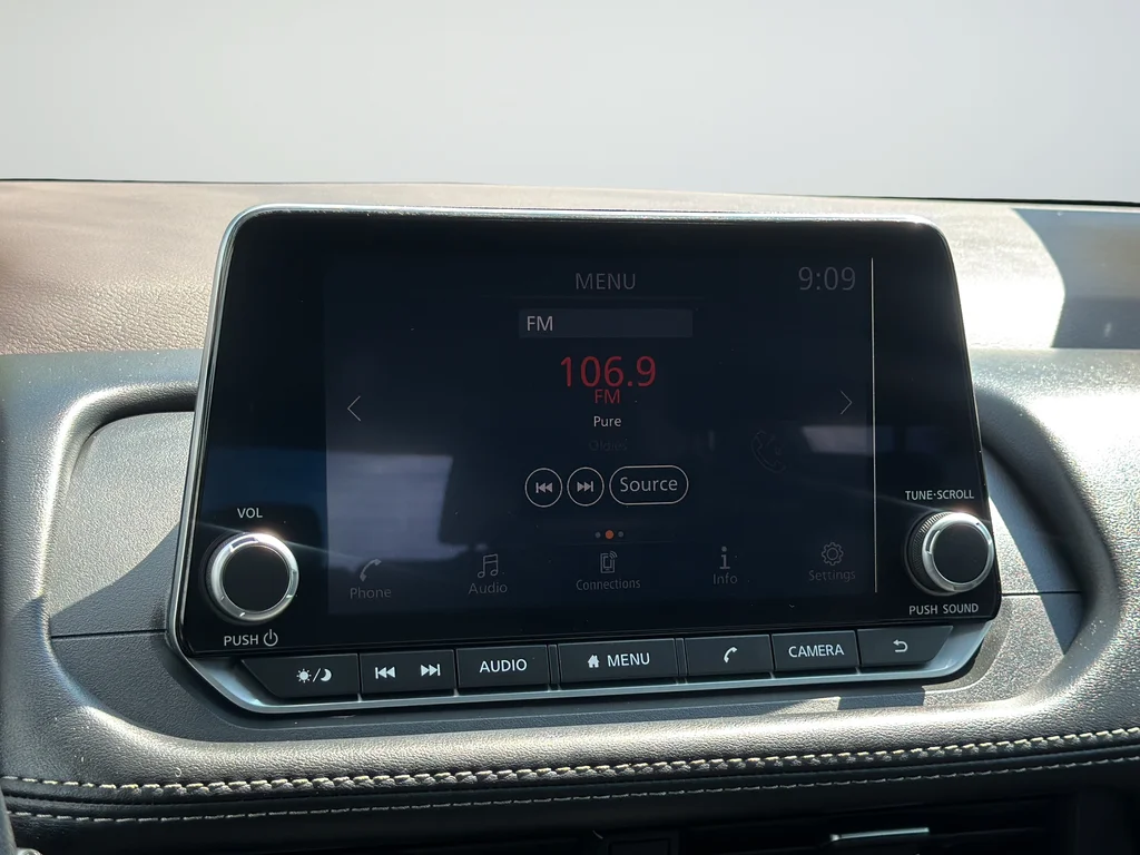 Used 2023 Gray Nissan S image 14