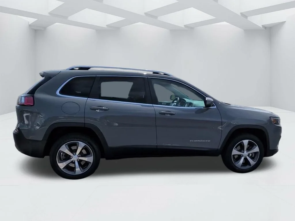 Used 2020 Gray Clearcoat Jeep Limited image 4