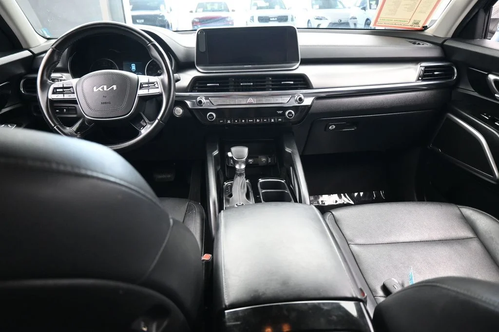 Used 2022 Ebony Black Kia LX image 41