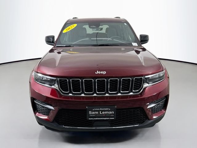Used 2025 Red Jeep Laredo X image 2
