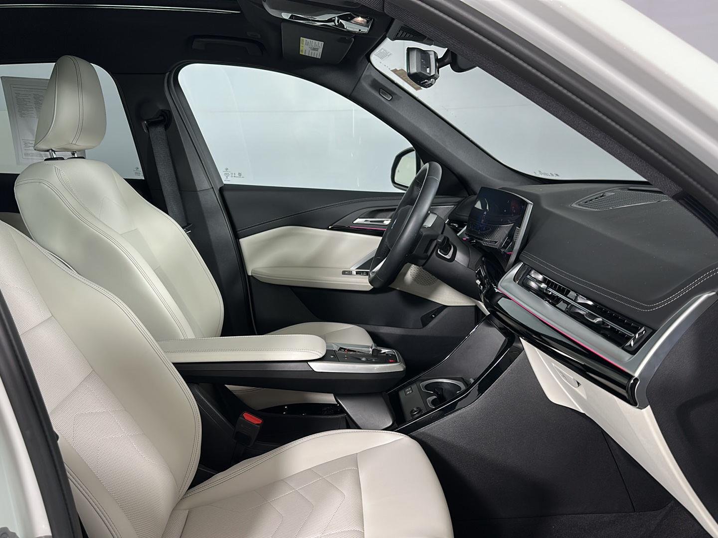 New 2026 Alpine White BMW xDrive28i image 29