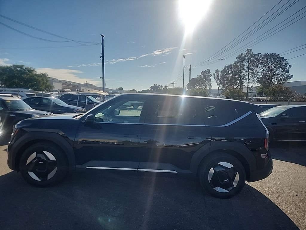 Certified Used 2024 Black Kia Light Long Range image 10