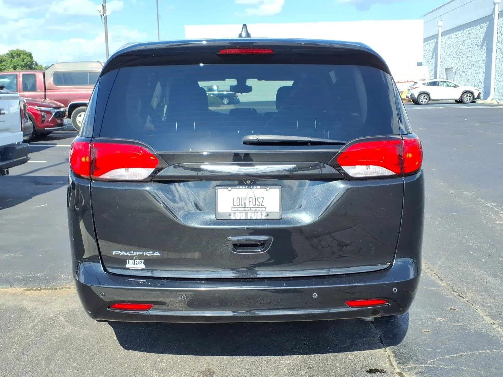 Used 2017 Brilliant Black Crystal Pearlcoat Chrysler Touring image 30
