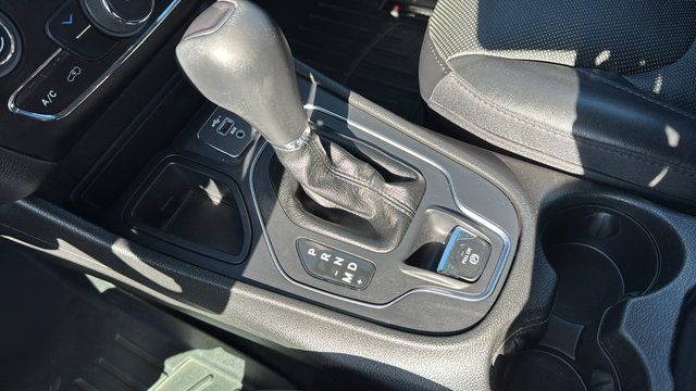 2020 Jeep Cherokee Lux - Photo 18
