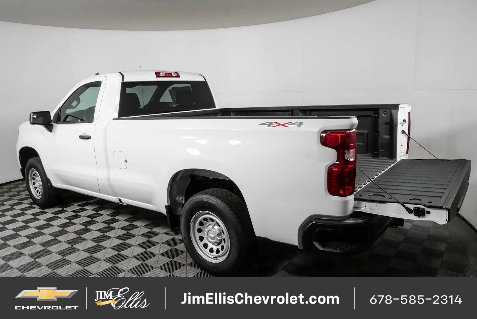 New 2026 Summit White Chevrolet WT image 24