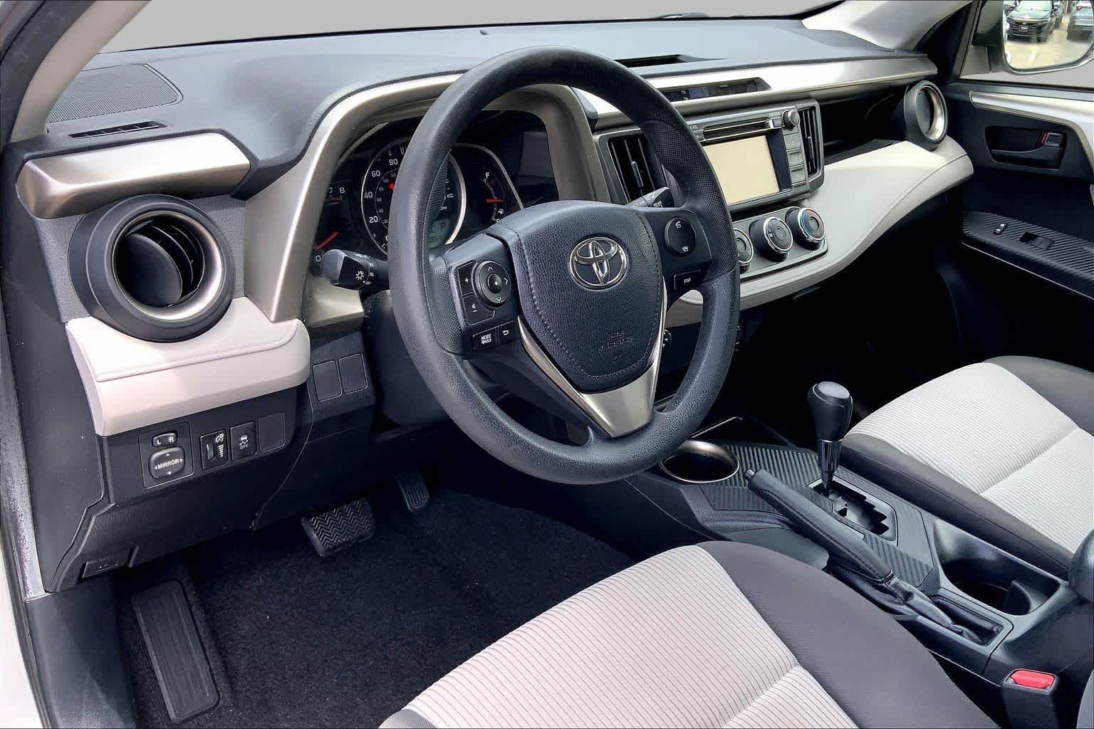 Used 2013 Classic Silver Metallic Toyota LE image 18