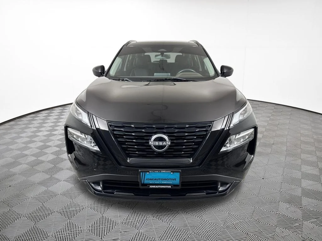 Used 2023 Super Black Nissan SV image 3