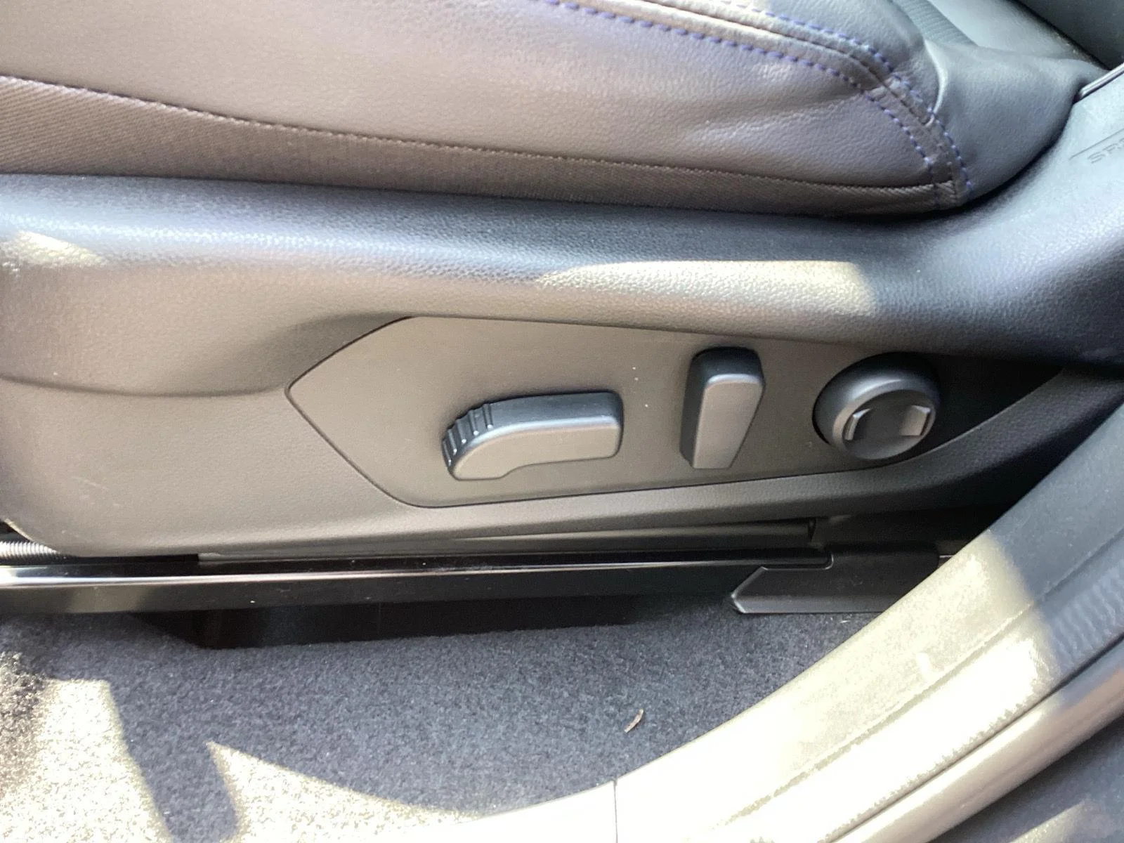 Used 2025 Magnetite Gray Metallic Subaru Limited image 16