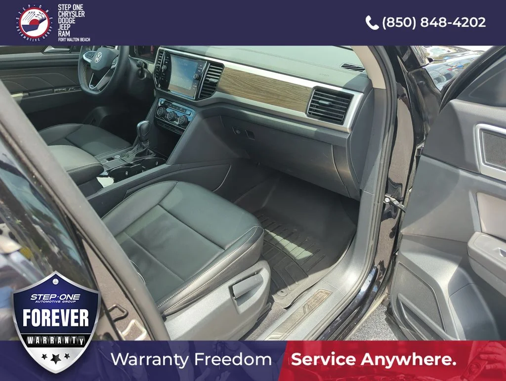 Used 2023 Black Volkswagen 3.6L V6 SE w/Technology image 38