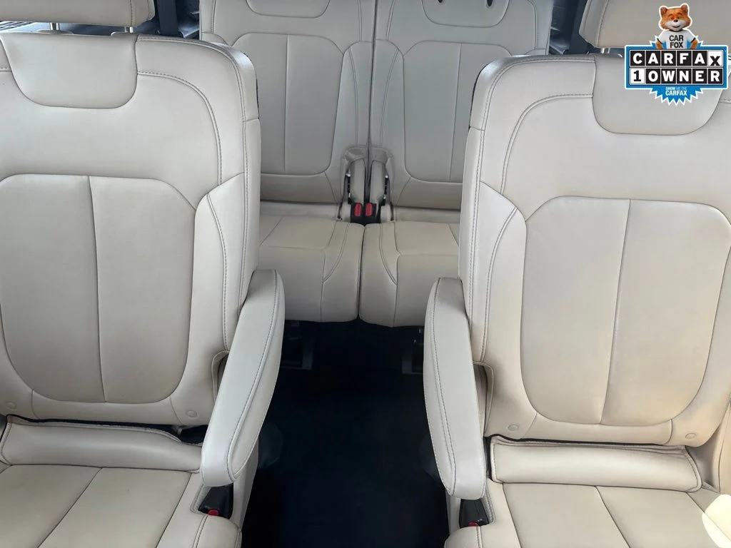 Used 2023 Black Jeep Limited image 27